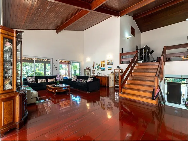 Imagem 4: Casa À Venda em Cotia, Granja Viana, com 6 Quartos, 708M²