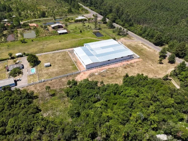 Imagem 14: Pavilhão industrial em uma área de terreno de 3ha, topografia plana e com localização