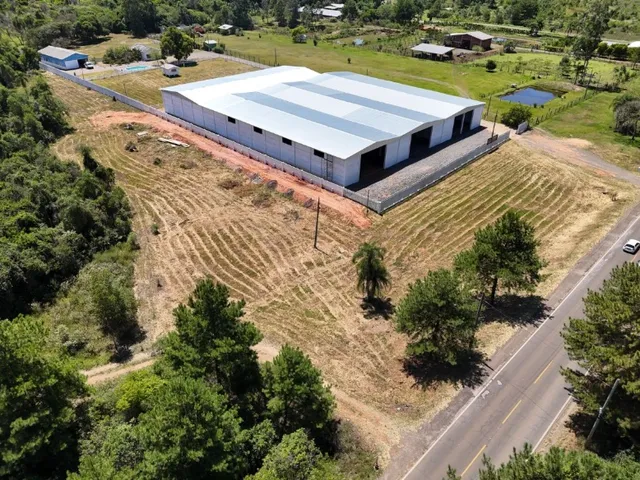 Imagem 6: Pavilhão industrial em uma área de terreno de 3ha, topografia plana e com localização