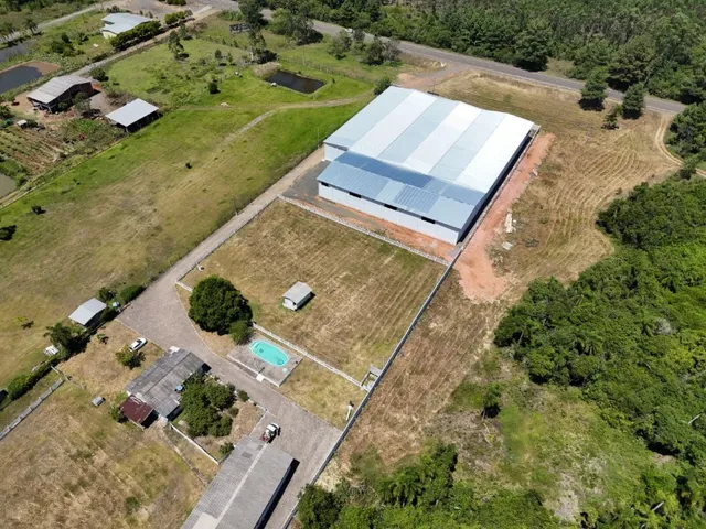 Imagem 8: Pavilhão industrial em uma área de terreno de 3ha, topografia plana e com localização