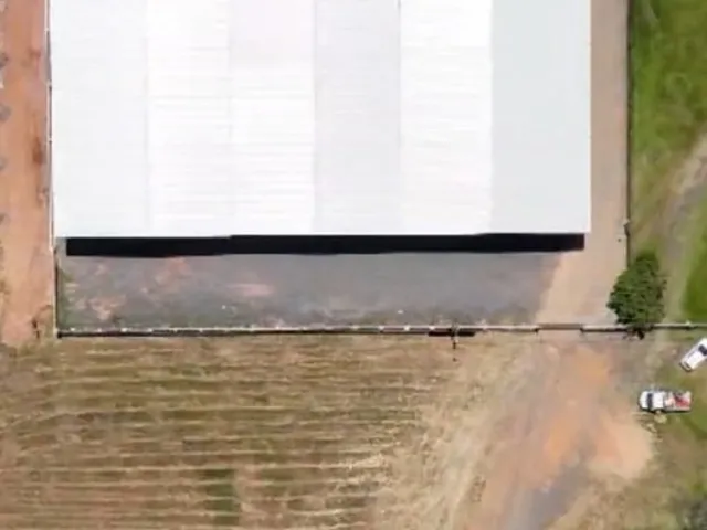Imagem 9: Pavilhão industrial em uma área de terreno de 3ha, topografia plana e com localização