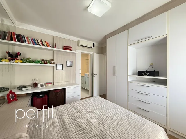 Imagem 7: Casa com 3 dormitórios, sendo 1 suíte e 2 demi-suítes com 240m2 privativos e 3 vagas