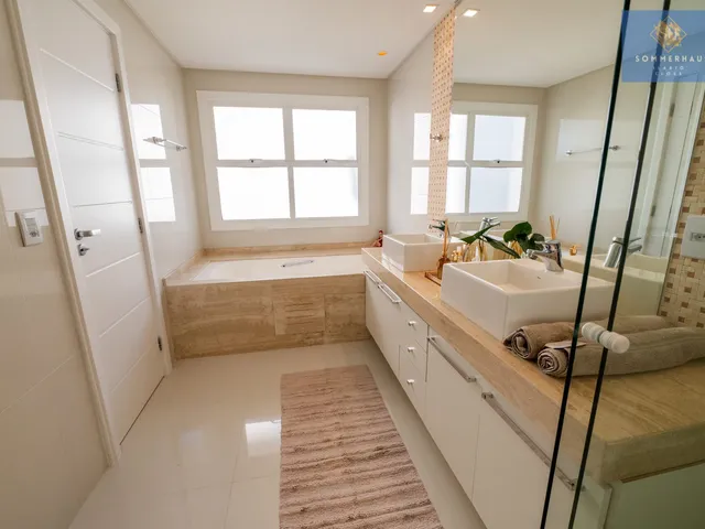 Imagem 7: Mansão em Condomínio fechado de Atlântida
