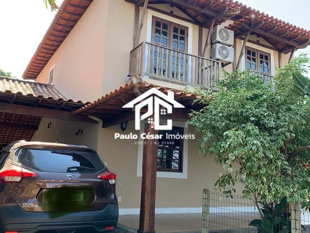Imagem: A casa possui 4 Dormitórios, 1 Suíte, 2 Banheiros, 6