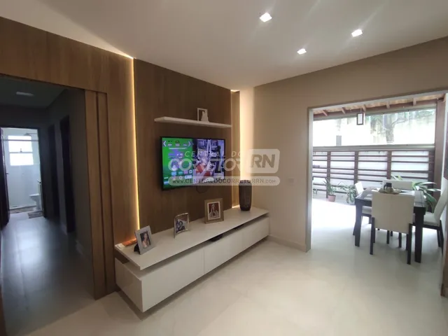 Imagem: O apartamento possui 5 Dormitórios, 1 Suíte, 3 Banheiros,