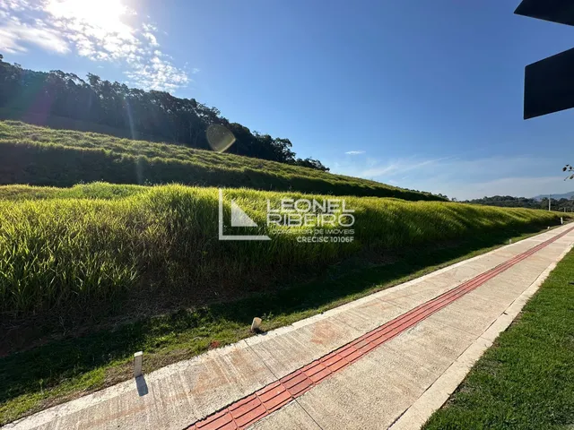 Imagem: Terreno à venda, 375m² no bairro Tiroleses