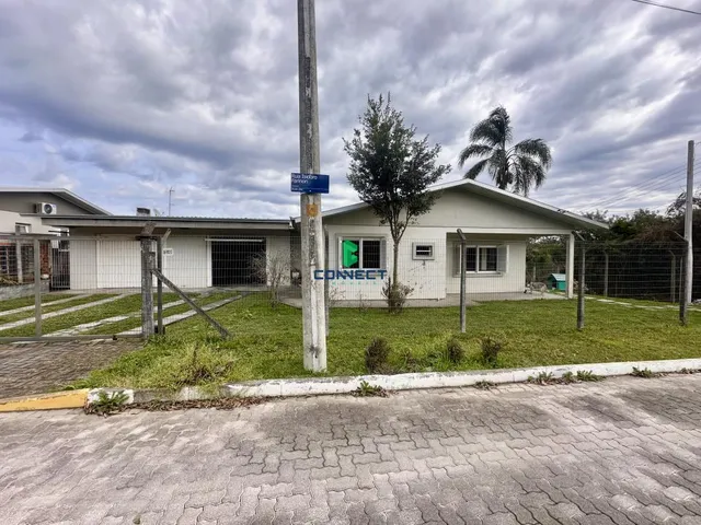 Imagem: Casa de Esquina no Bairro Primeiro de Maio!
