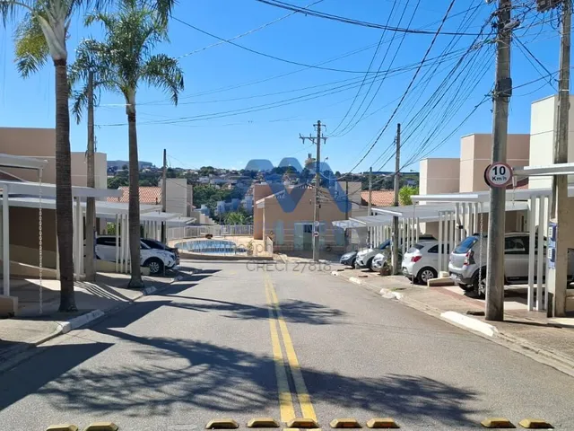 Imagem: A casa possui 3 Dormitórios, 1 Suíte, 2 Banheiros, 2