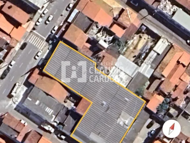 Imagem 2: Disponível para venda, um imóvel excepcional em localização privilegiada na Avenida