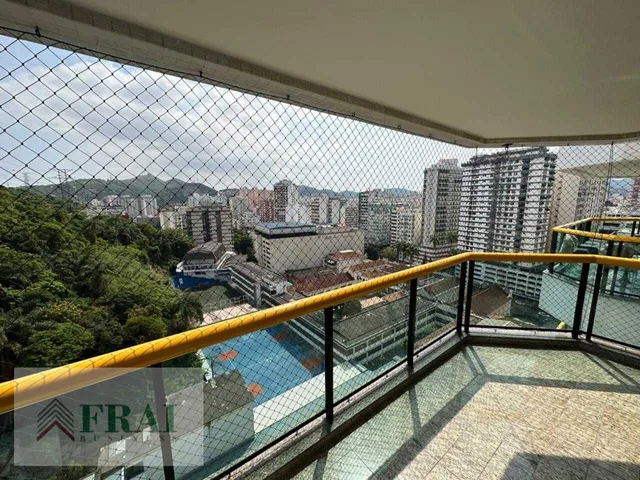 Imagem: A casa possui 4 Dormitórios, 2 Suítes, 1 Banheiro, 4