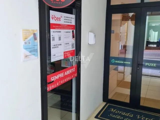 Imagem 6: Apartamento semimobiliado, com 3 quartos, sala de estar e jantar, e 1 vaga de garagem