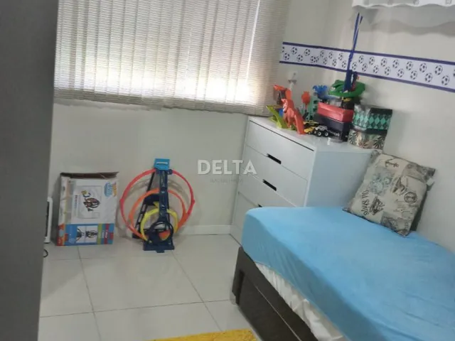 Imagem 11: Apartamento semimobiliado, com 3 quartos, sala de estar e jantar, e 1 vaga de garagem