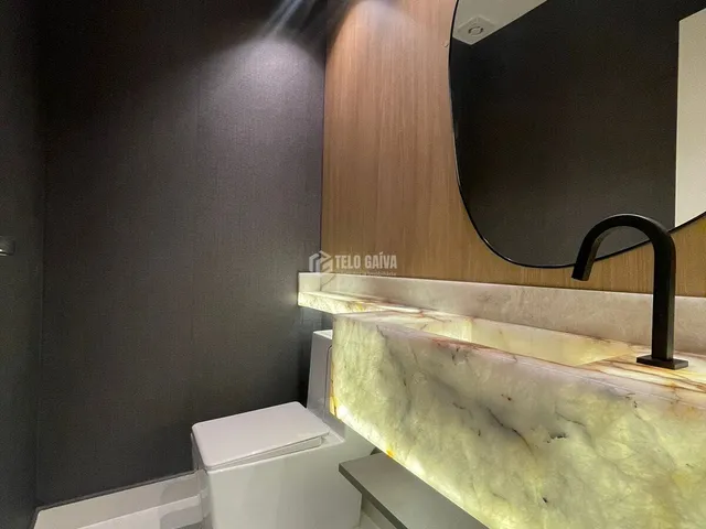 Imagem: O apartamento possui 2 Dormitórios, 2 Suítes, 2