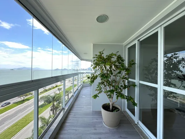 Imagem: O apartamento possui 3 Dormitórios, 1 Suíte, 3 Banheiros,