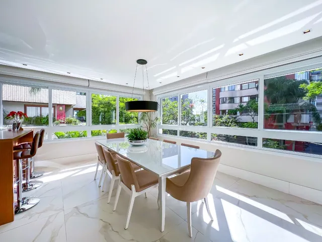 Imagem 7: Apartamento À Venda em Porto Alegre, Petrópolis, com 3 Quartos, 170,59M²