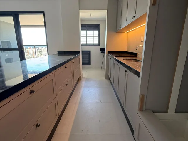 Imagem: O apartamento possui 3 Dormitórios, 3 Suítes, 3
