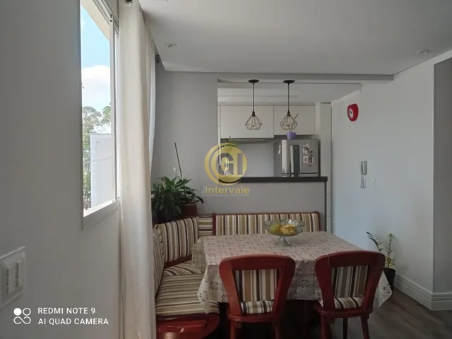 Imagem: O apartamento possui 2 Dormitórios, 1 Banheiro, 2 Vagas na