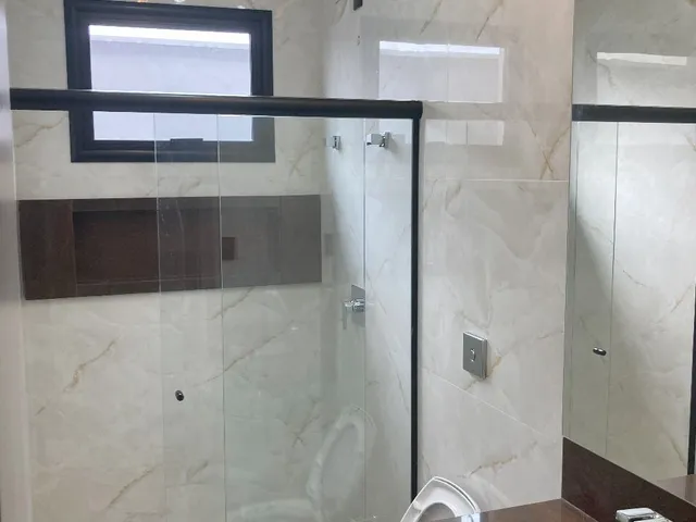 Imagem 13: Casa Moderna à Venda com 3 Quartos (1 Suíte) e Área Gourmet – 300m² no Bairro