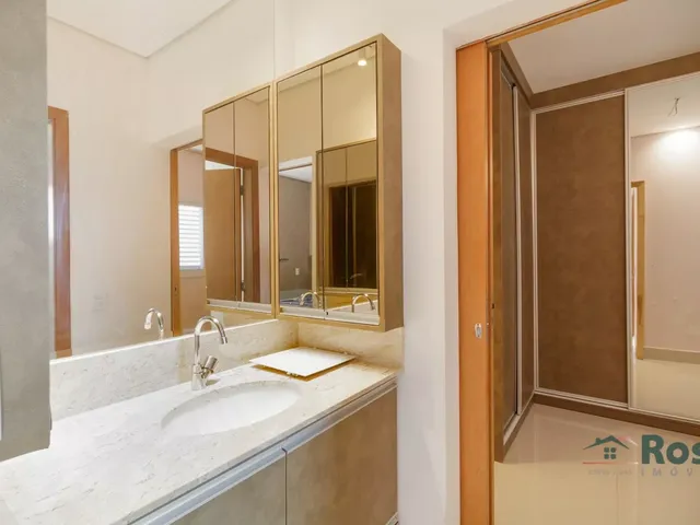 Imagem 15: Apartamento à Venda com 3 Quartos sendo 1 Suíte e 2 Demi-suite, com Móveis Planejados