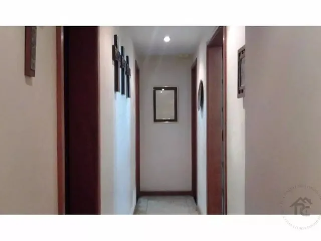 Imagem 2: Amplo Apartamento em Localização Privilegiada: 3 Quartos, 2 Suítes e Infraestrutura