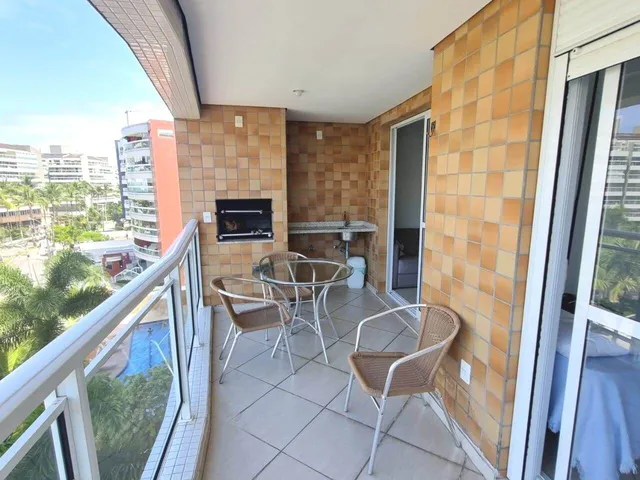 Imagem: O apartamento possui 3 Dormitórios, 1 Suíte, 1 Banheiro,