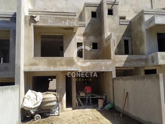 Imagem: Sobrado à venda no bairro Uberaba - Curitiba/PR
