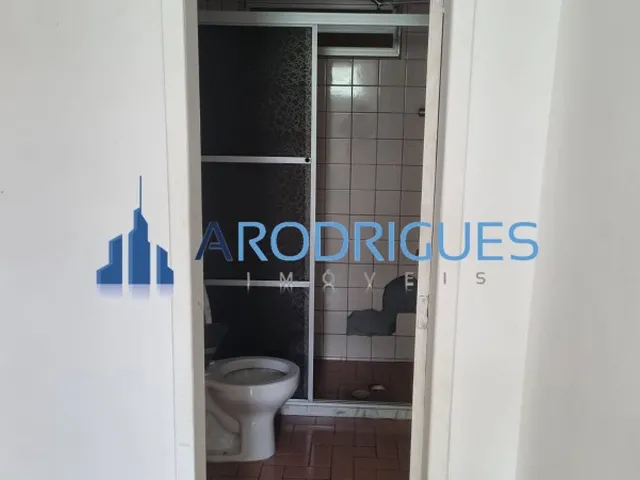 Imagem 9: Imperdível! Casa Para Venda em Lauro de Freitas - 9 Quartos, 2 Suites, 3 Salas, 4