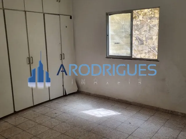 Imagem 2: Imperdível! Casa Para Venda em Lauro de Freitas - 9 Quartos, 2 Suites, 3 Salas, 4