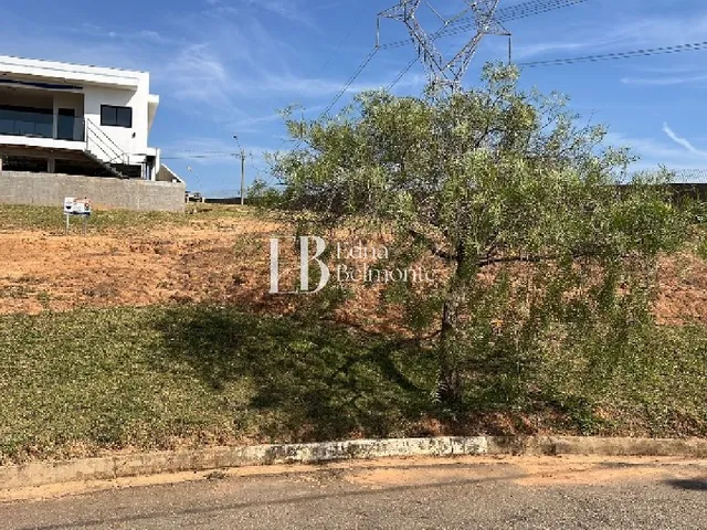 Imagem: O terreno possui 287m² de Área Privada e está localizado