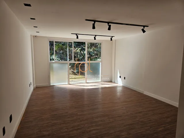 Imagem: A sala comercial possui 1 Banheiro, 1 Vaga na garagem,