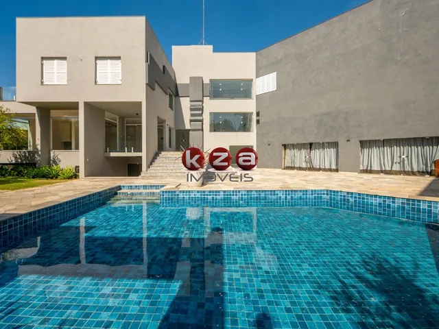 Imagem: Imponente residência de luxo em condomínio