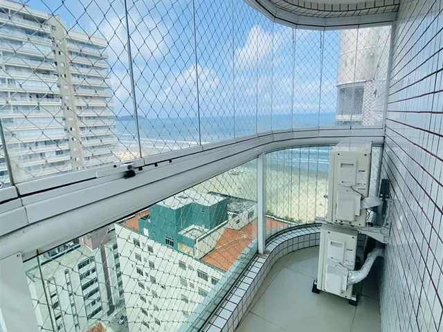 Imagem: O apartamento possui 2 Dormitórios, 1 Suíte, 2 Banheiros,