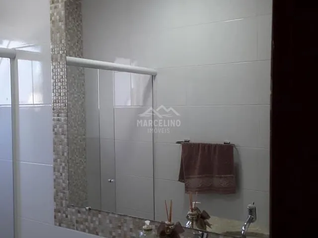 Imagem 10: Linda casa no centrinho de Ibiraquera