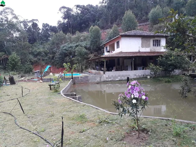 Imagem: Sítio de 6 Quartos À Venda em santa Maria