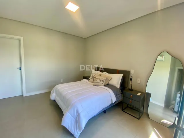 Imagem 13: Casa nova, plana, com 4 suítes, semimobiliada ,pronta para morar e condomínio com