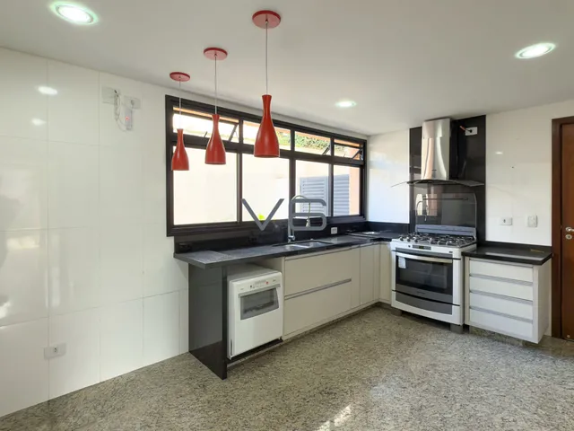 Imagem 15: Sobrado Alto Padrão com 4 quartos, 330m² privativos, 7 vagas de garagem, em Alphaville