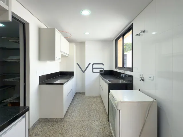 Imagem 16: Sobrado Alto Padrão com 4 quartos, 330m² privativos, 7 vagas de garagem, em Alphaville