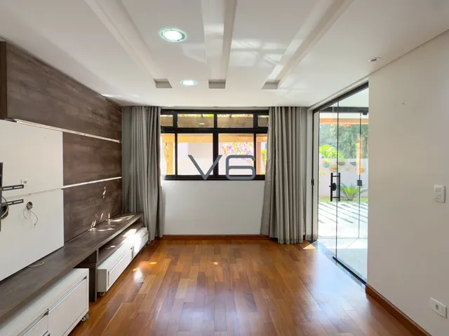 Imagem 2: Sobrado Alto Padrão com 4 quartos, 330m² privativos, 7 vagas de garagem, em Alphaville