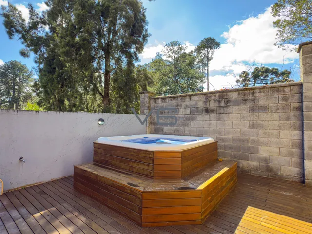 Imagem 3: Sobrado Alto Padrão com 4 quartos, 330m² privativos, 7 vagas de garagem, em Alphaville