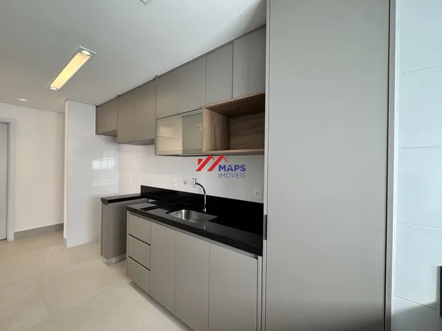 Imagem 4: Apartamento à venda com três quartos, suíte e duas vagas de garagem no bairro Sagrada