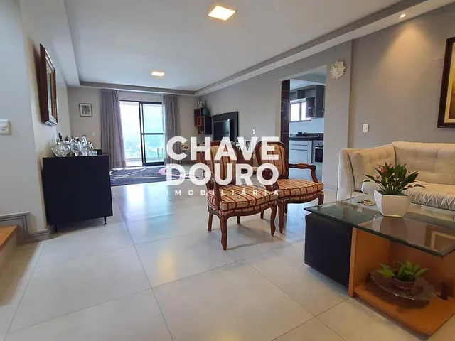 Imagem 3: Casa moderna com 3 suítes próxima do bairro do Alto, para venda em Teresópolis RJ
