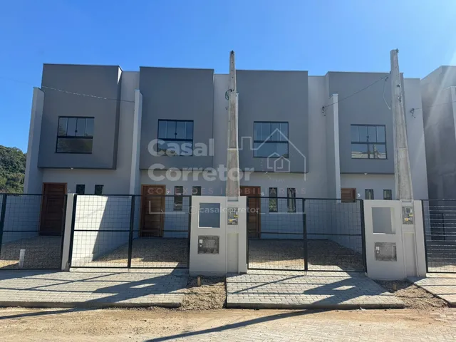 Imagem: Casa com 2 Suítes e Espaço para Jardim