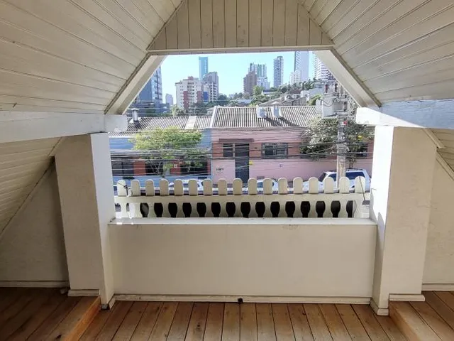 Imagem 10: Uma das mais belas casas histórias da nossa Cidade! Ampla área construída, excelente