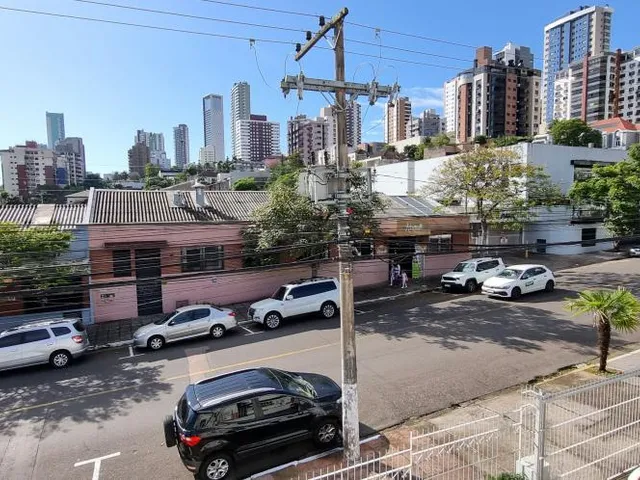 Imagem 9: Uma das mais belas casas histórias da nossa Cidade! Ampla área construída, excelente