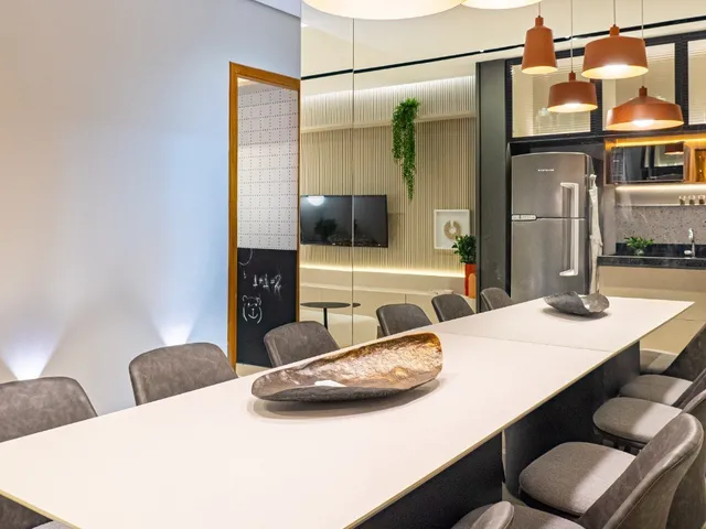 Imagem 6: Apartamento com 2 quartos, suíte, sacada gourmet, elevador e área de lazer completa no