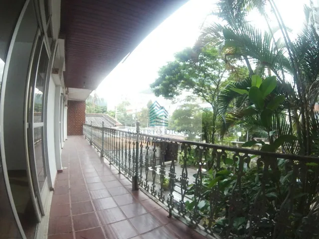 Imagem 6: Imóvel Comercial de Alto Padrão na Barra da Tijuca - 9 Quartos, 2 Suítes, 4 Salas e 5