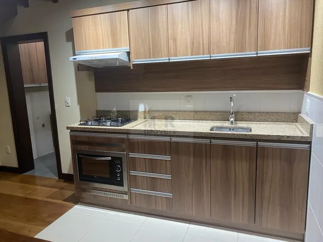 Imagem: O apartamento possui 1 Dormitório, 1 Banheiro, 1 Vaga na
