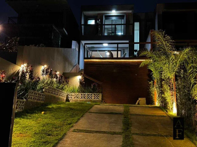 Imagem: Casa à venda de 3 Dormitórios no bairro