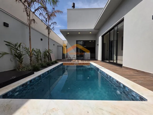 Imagem: Casa de Luxo no Condomínio À Venda em