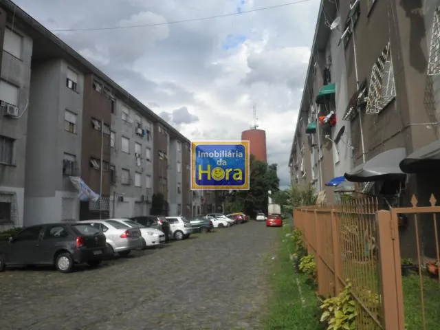 Imagem 1: Apartamento com 2 Dormitorio(s) localizado(a) no bairro Rubem Berta em PORTO ALEGRE